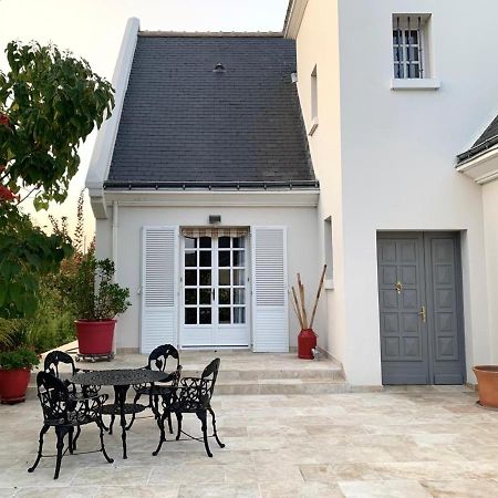 La Tour De Saint Cyr Acomodação com café da manhã Exterior foto