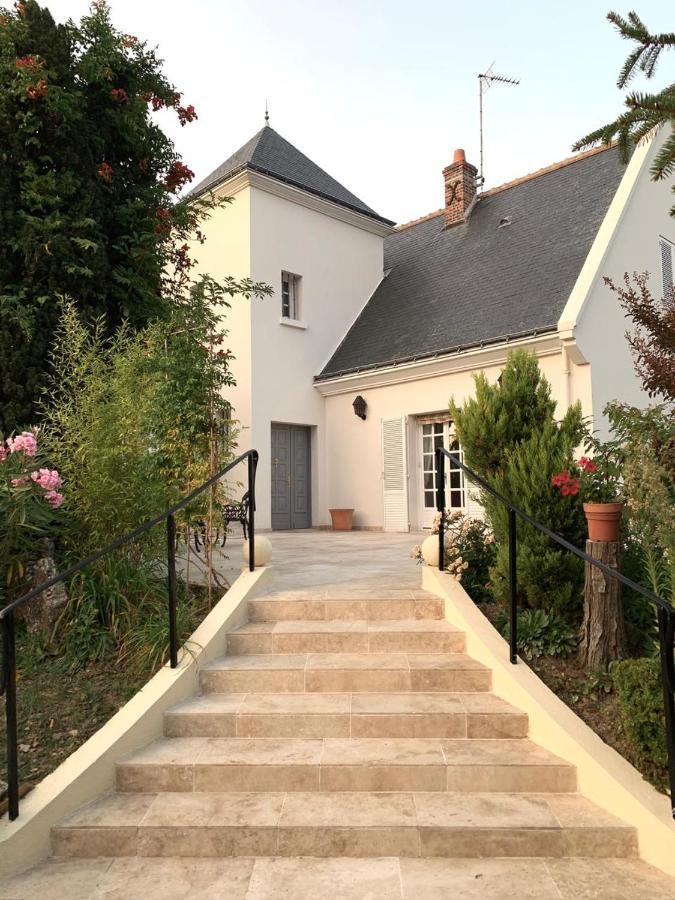 La Tour De Saint Cyr Acomodação com café da manhã Exterior foto